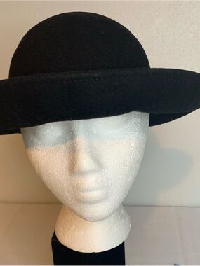DOESKIN,  Black Wool Bowler Hat .